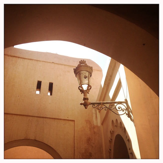 Les mille et une nuits à Marrakech | Lovalinda x Medina x Lampadaire