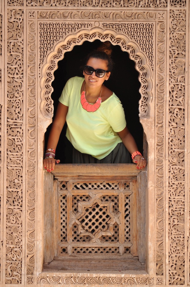 Les mille et une nuits à Marrakech | Lovalinda x Medina x Médersa Window and I