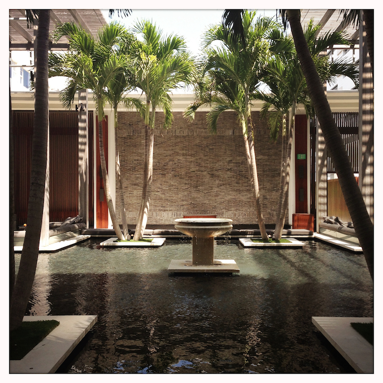 Le Miami des stars par LovaLinda | Guide Voyage x Bonnes Adresses à Miami | Blog Lifestyle | The Sataï Hotel x Swimming Pool